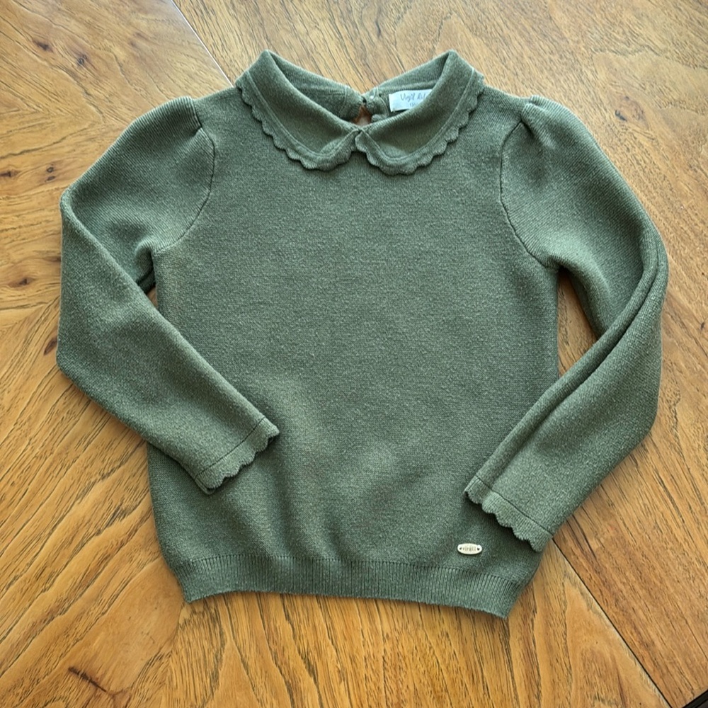Girls size 130, fine gauge knit long sleeve forest green sweater